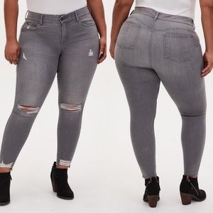 TORRID Bombshell Skinny gray distressed skinny jeans size 18R